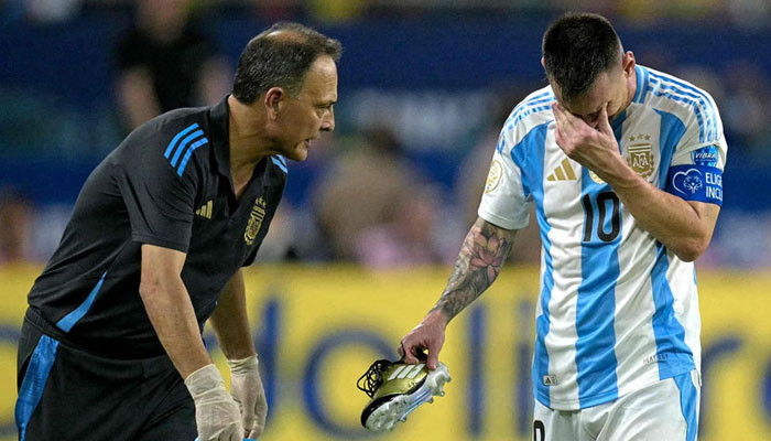 মেসি ভক্তদের দুঃসংবাদ দিলেন মায়ামি কোচ