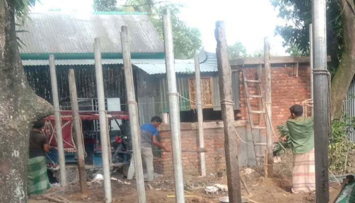 চন্দ্রা মাটিয়া কলোনি বোনের জমি দখল করে ঘর নির্মাণ প্রভাবশালীদের