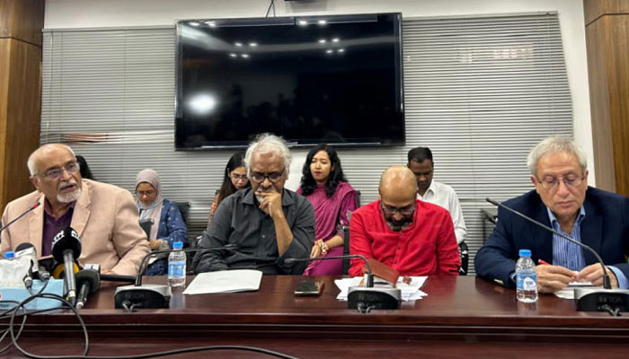 সব প্রকল্প নয়, শ্বেতপত্রে মেগাপ্রকল্পের দিকে আলোকপাত: দেবপ্রিয় ভট্টাচার্য