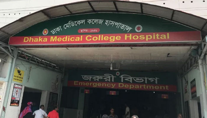ঢাকা মেডিকেলে জরুরি বিভাগসহ সব ধরণের চিকিৎসা সেবা বন্ধ