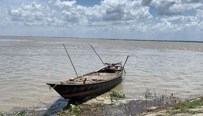 রাজশাহীতে পদ্মায় নৌকাডুবি: নিখোঁজ ৪ শ্রমিকের লাশ উদ্ধার