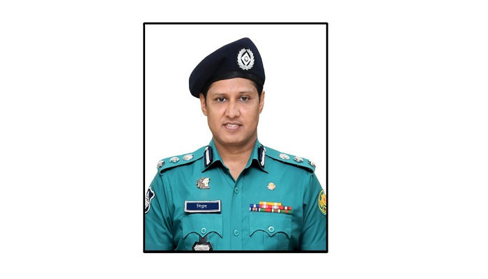 ভারতে পালিয়েছেন ঢাকা মেট্রোপলিটন পুলিশের যুগ্ম কমিশনার বিপ্লব সরকার!