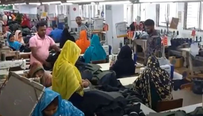স্বাভাবিক হচ্ছে আশুলিয়া, ছুটির দিনেও খোলা অনেক পোশাক কারখানা