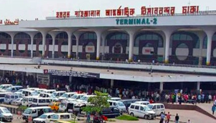 শাহজালালে যাত্রীর সঙ্গে অসদাচরণ, কাস্টমসের ৩ কর্মকর্তা বরখাস্ত