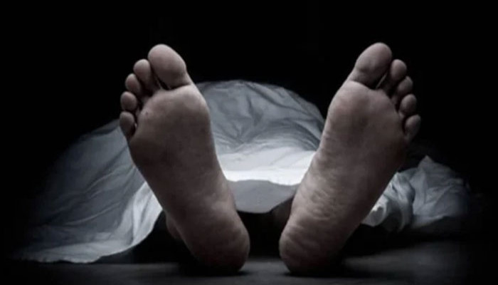 গোয়ালঘরে মিলল কলেজছাত্রীর ঝুলন্ত মরদেহ