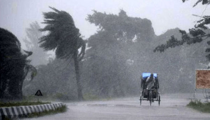 ঢাকাসহ ১৩ অঞ্চলে বজ্রসহ বৃষ্টির আভাস, নদীবন্দরে সতর্কতা