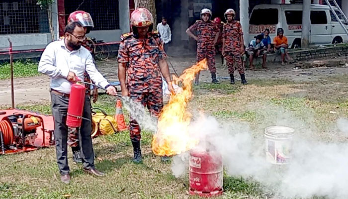 ফুলবাড়ীতে জাতীয় দুর্যোগ প্রশমন দিবস পালিত