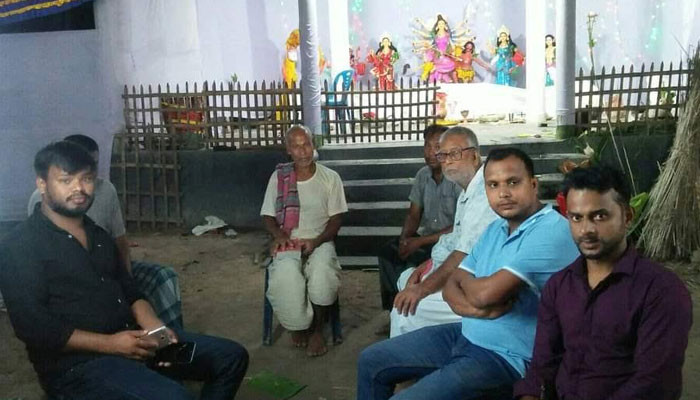 খানসামায় পূজা মন্ডপ পাহারা ও পরিদর্শনে ছাত্রদলের নেতাকর্মীরা