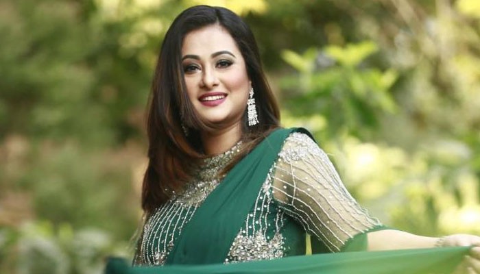 খলচরিত্রে অভিনয় করতে চান পূর্ণিমা