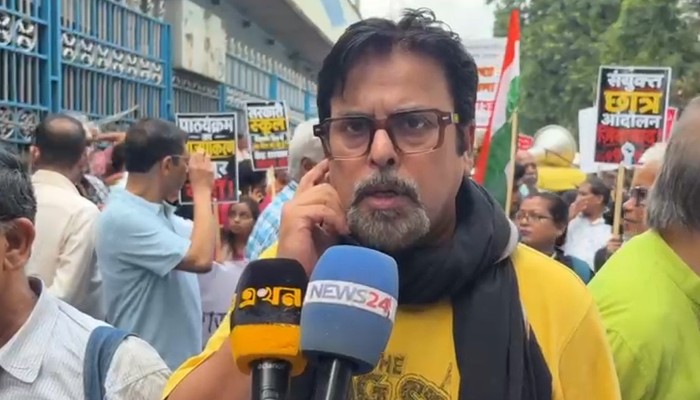 ধর্মেন্দ্র প্রধানের পদত্যাগের পর কলকাতায় ‘জয়ের মিছিল ও পুষ্পবৃষ্টি’