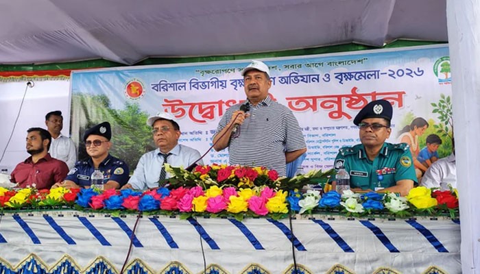 বরিশালে ১৫ দিনব্যাপী বৃক্ষমেলার উদ্বোধন করলেন তথ্যমন্ত্রী