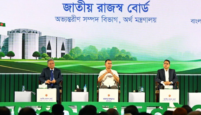 সবাইকে সঙ্গে নিয়ে সামনে এগিয়ে যেতে চাই : প্রধানমন্ত্রী