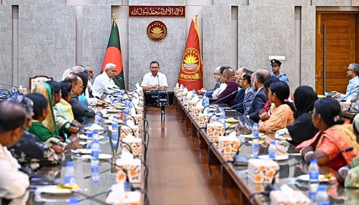 সবাই এগিয়ে এলে অনেক বড় সমস্যার সমাধান সম্ভব : প্রধানমন্ত্রী