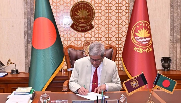 বঙ্গভবনে নবনির্বাচিত রাষ্ট্রপতির কার্যক্রম শুরু