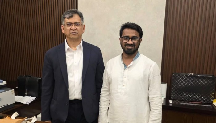 এক স্বরাষ্ট্রমন্ত্রীকে সামলাতে বিরোধীদলের ৯০ এমপি কান্নাকাটি করছেন: রাশেদ