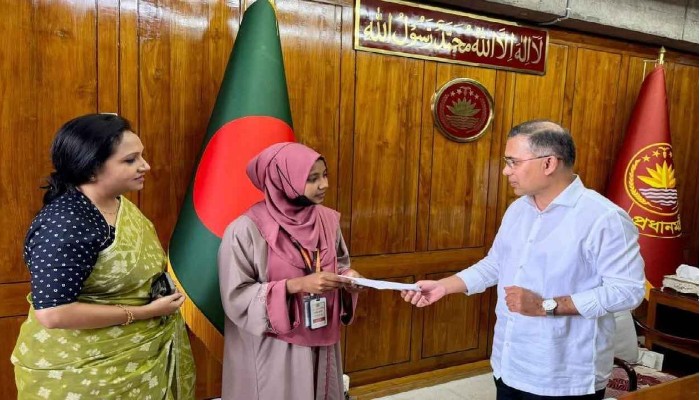 চিকিৎসক হওয়ার স্বপ্ন পূরণে ফাতেমার পাশে প্রধানমন্ত্রী