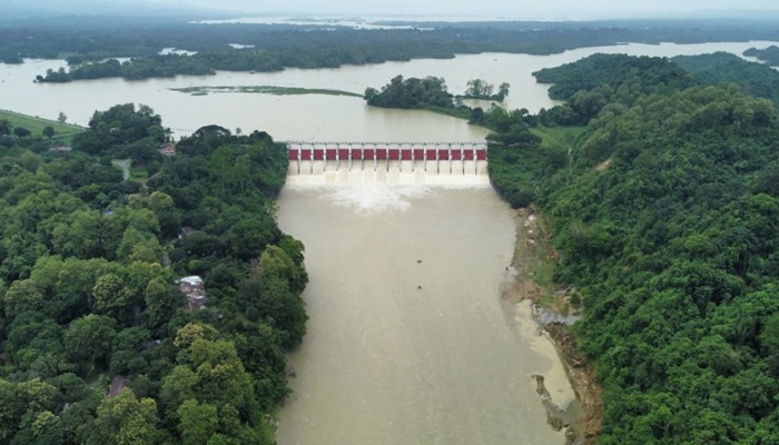 খোলা হলো কাপ্তাই বাঁধের ১৬ জলকপাট, জরুরি বার্তা জারি