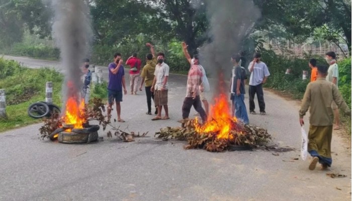 রাঙামাটি-খাগড়াছড়িতে চলছে অর্ধদিবস অবরোধ